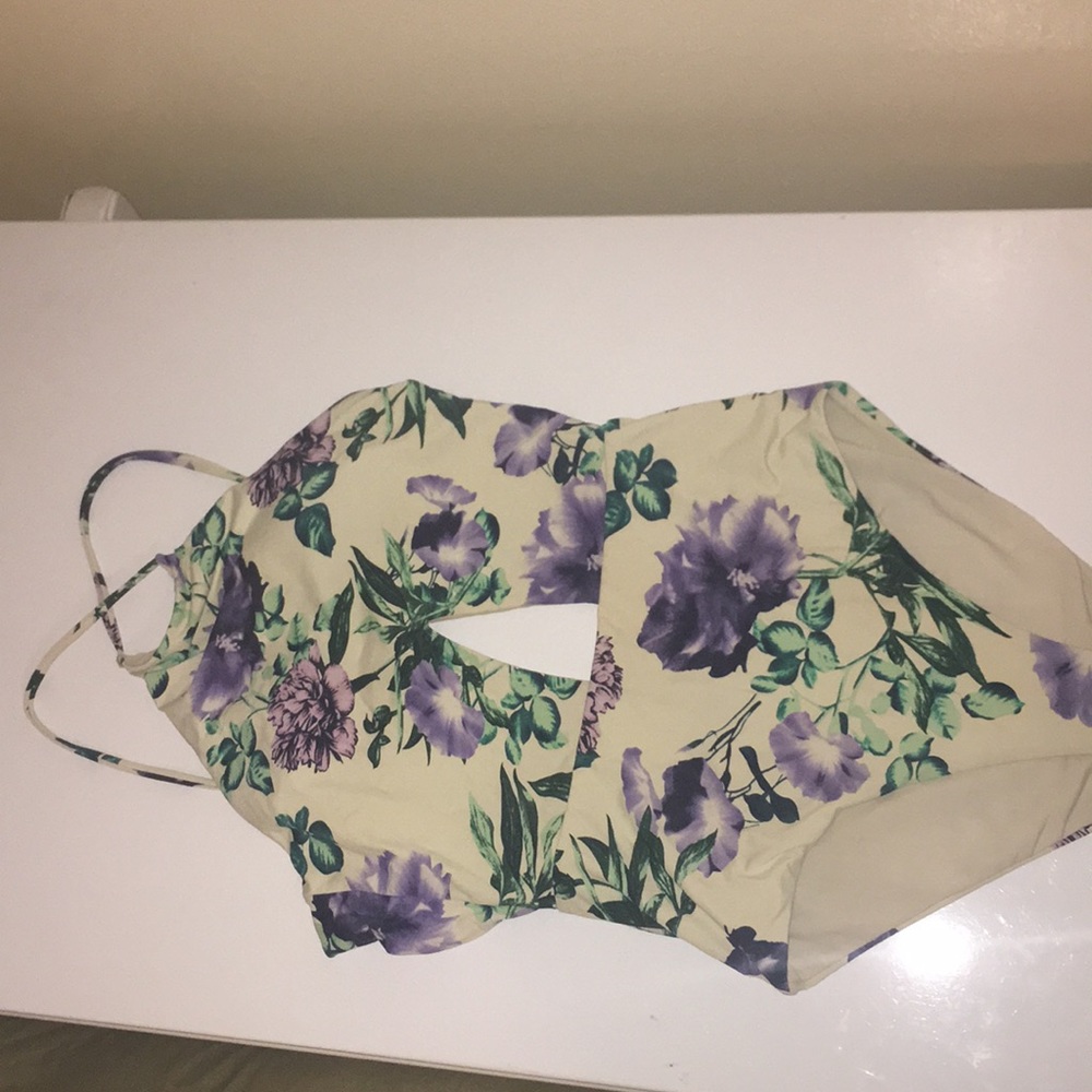 Bathing suit one piece